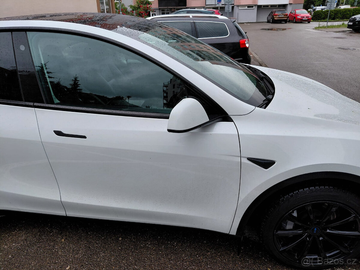 Tesla Y 2023- v záruke - 6