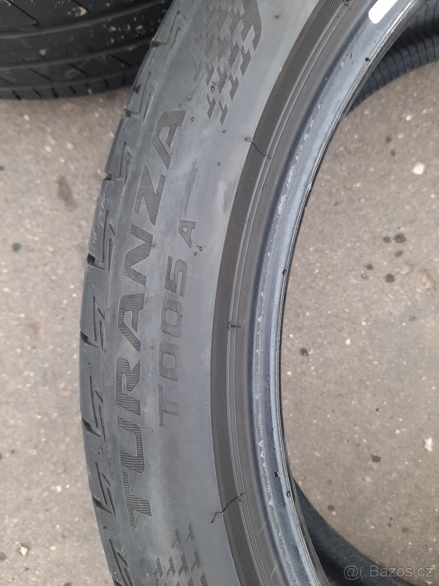 225/45R19 - 6