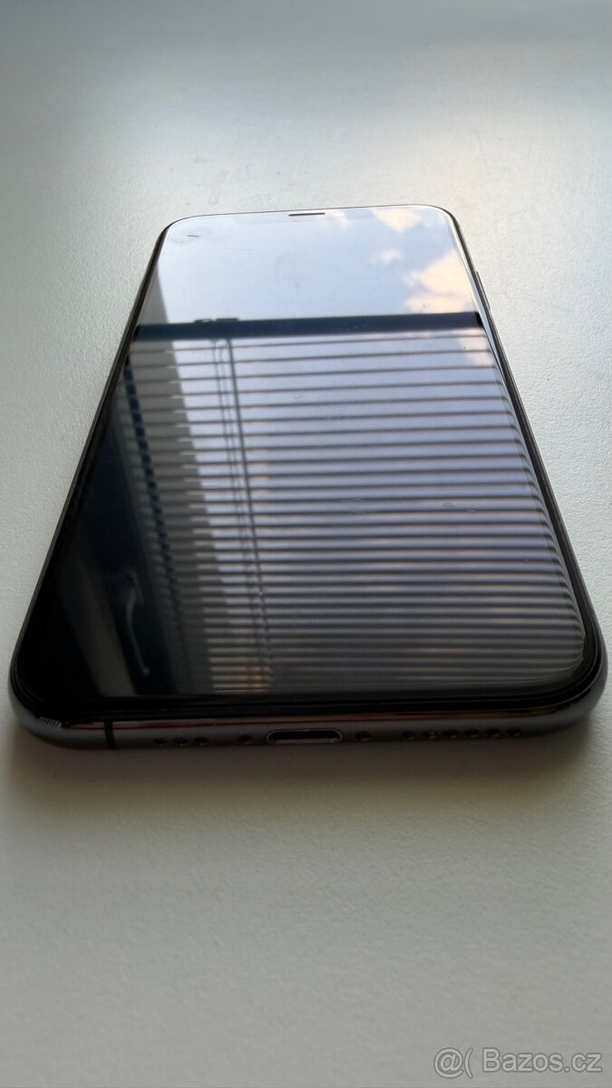 iPhone XS - černý, 256GB - 6