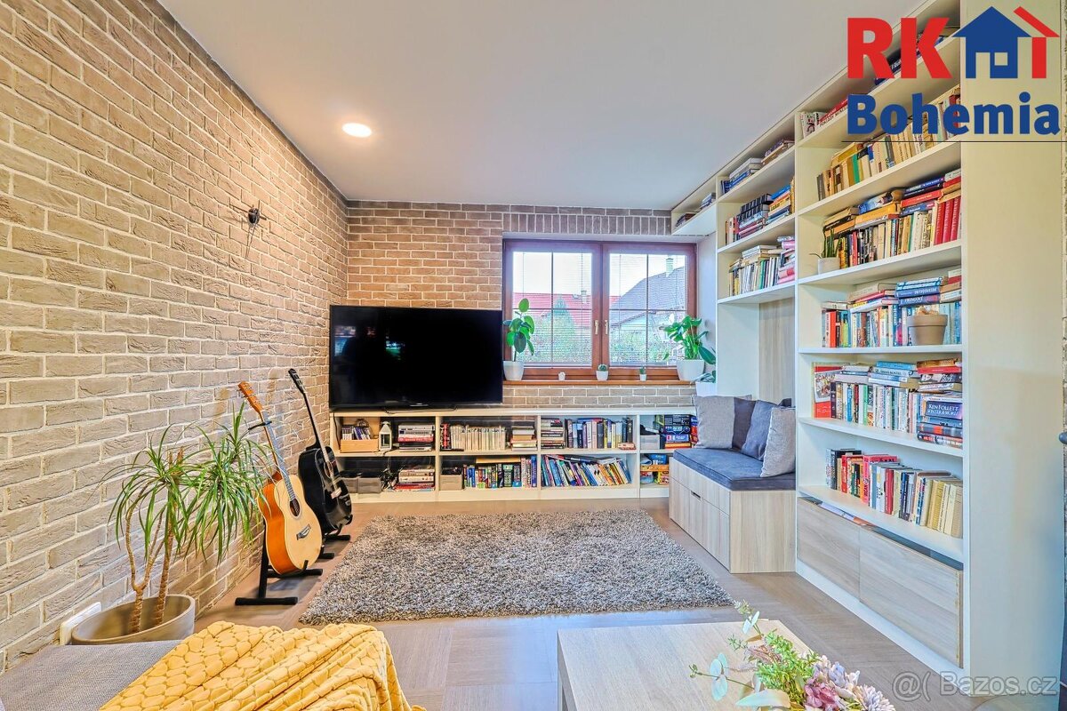 Nabízím Vám k prodeji rodinný dům o dispozici 4+1 s garáží a - 6