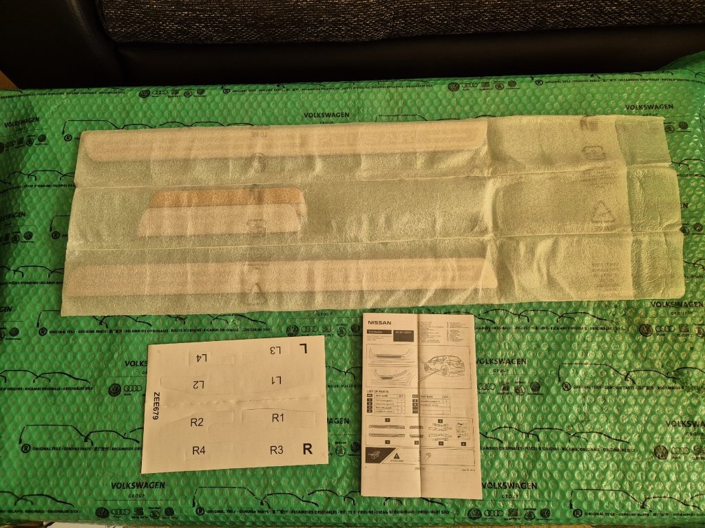 dekorativní ozdobné a ochranné lišty prahu Nissan Pulsar (C1 - 6