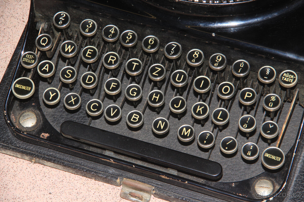 Kufříkový psací stroj SMITH PREMIER JUNIOR - 6