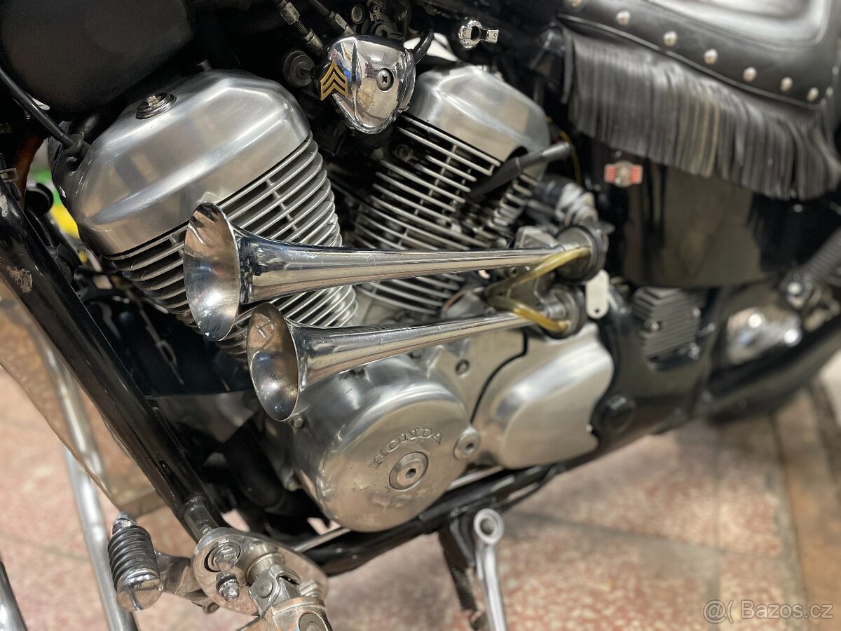 HONDA SHADOW VT600 - 2002-SPOUSTA DOPLŇKŮ---SERVIS - 6