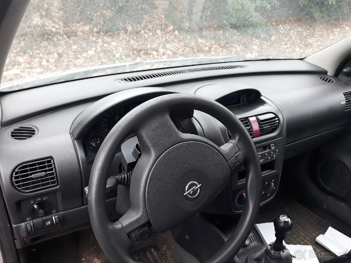 Prodám Opel Corsa C na díly - 6