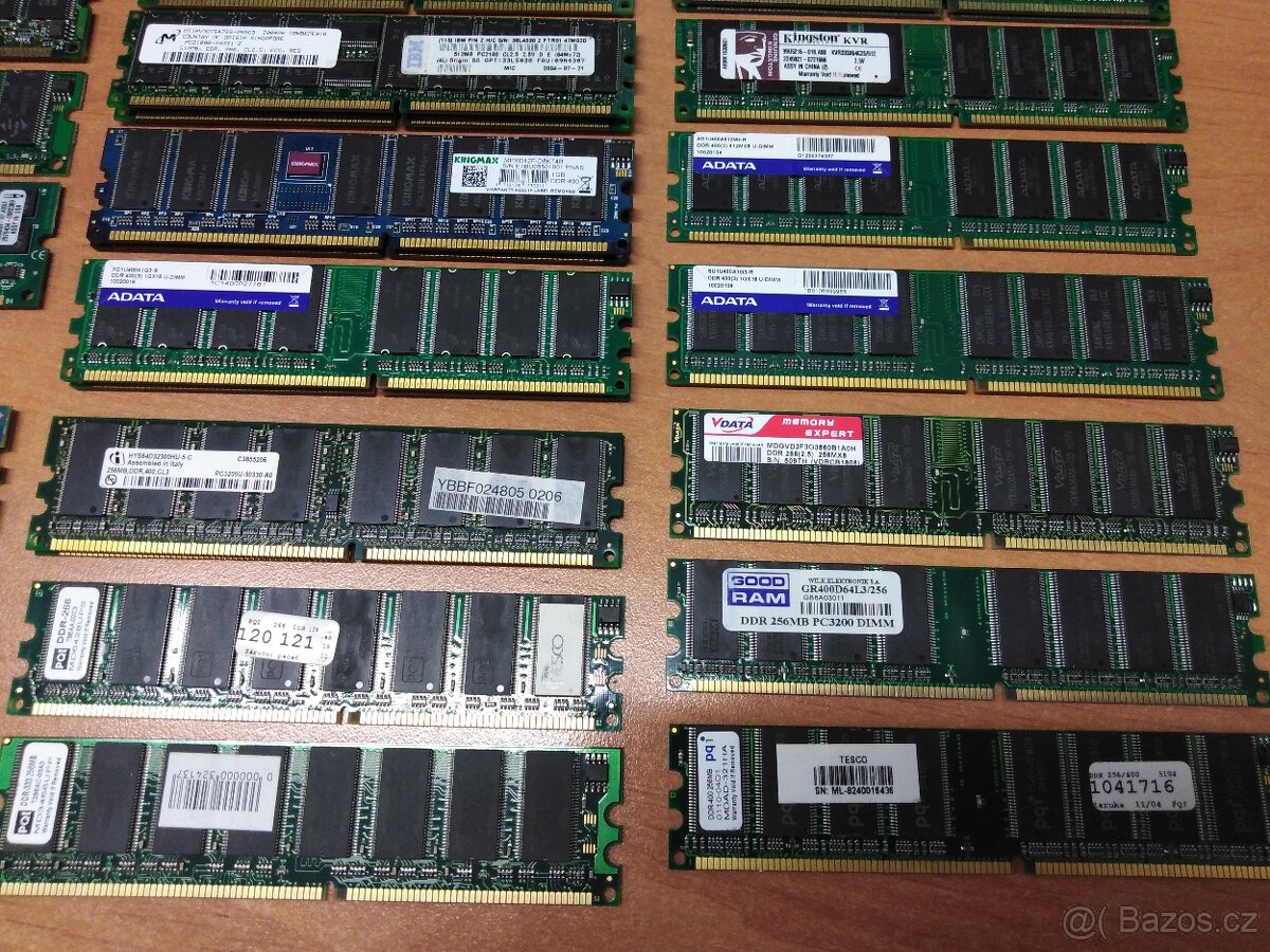 Různé druhy RAM pamětí SDRAM, DDR i DDR2 do počítače - 6