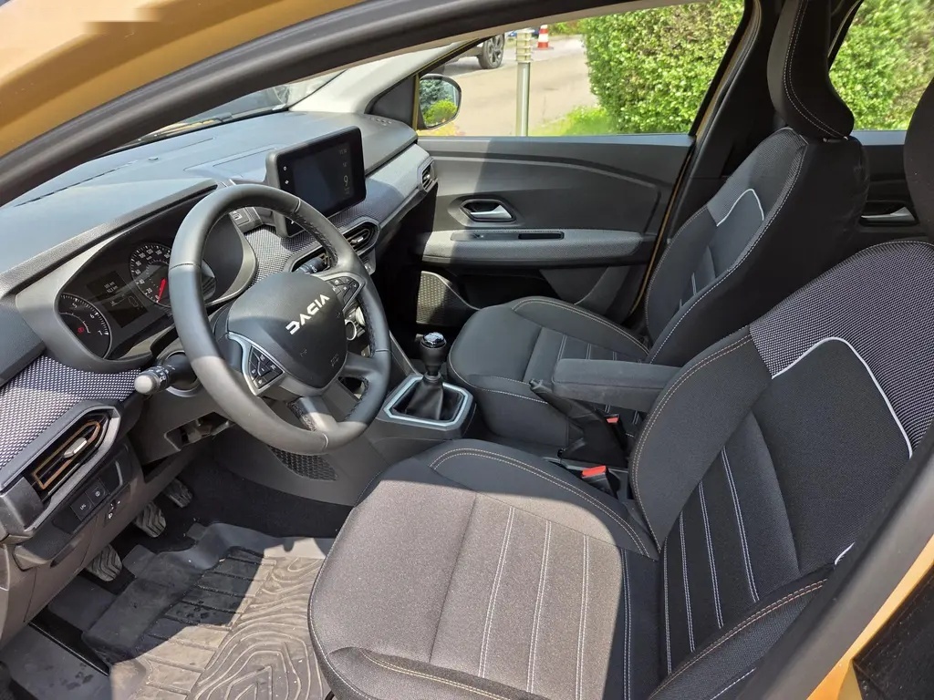 Dacia Sandero, REZERVACE - 6