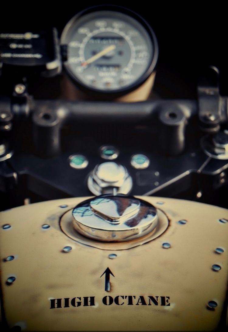 Honda SHADOW 600 Military - 6