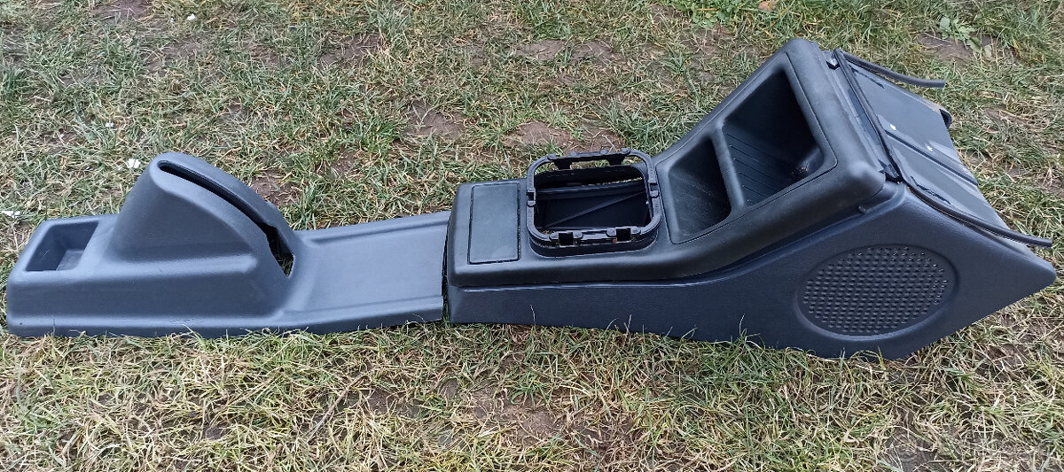 Středový tunel felicia. - 6