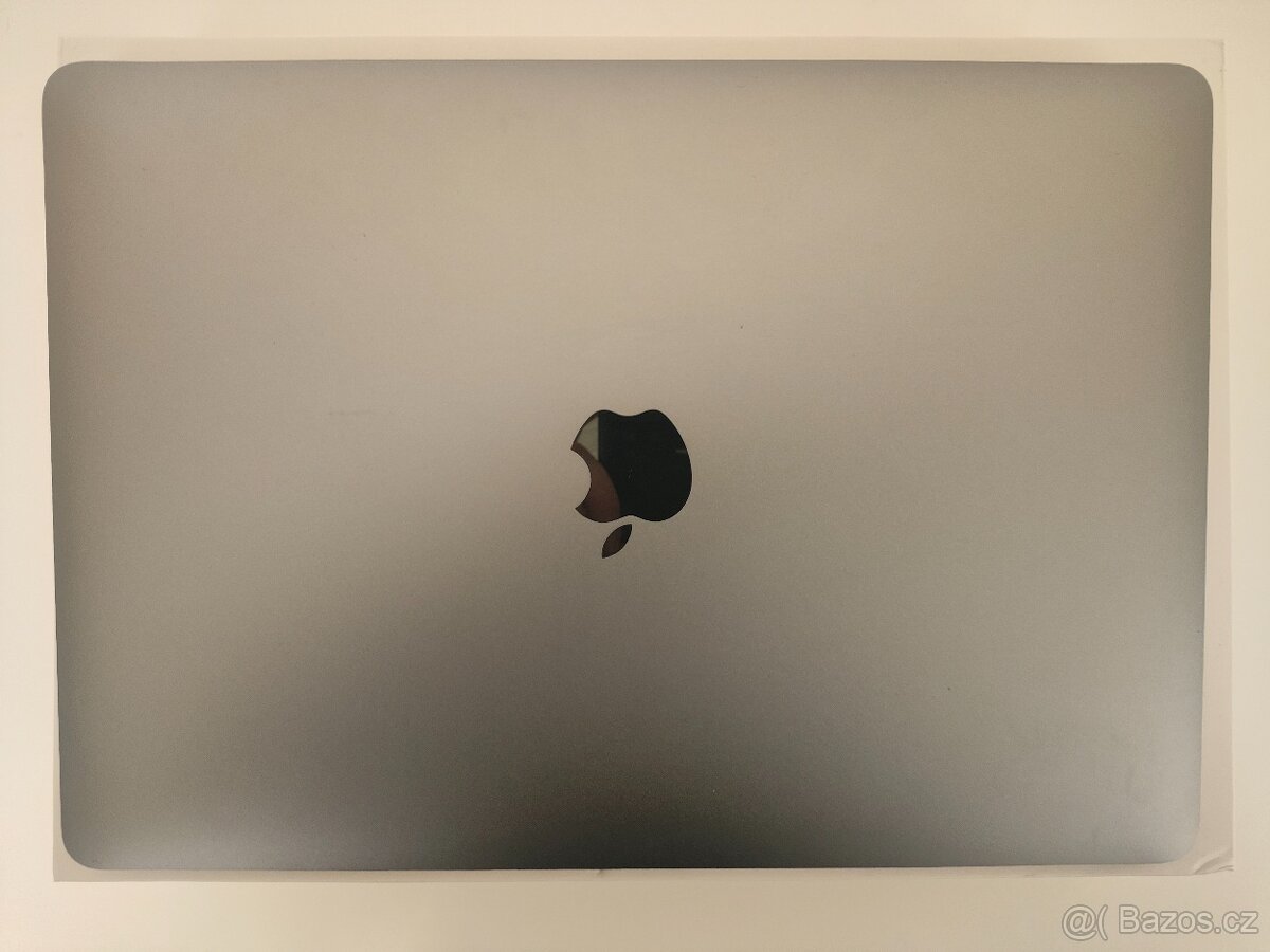 MacBook Pro 2017 | i5 • 8GB • 256GB SSD - 6