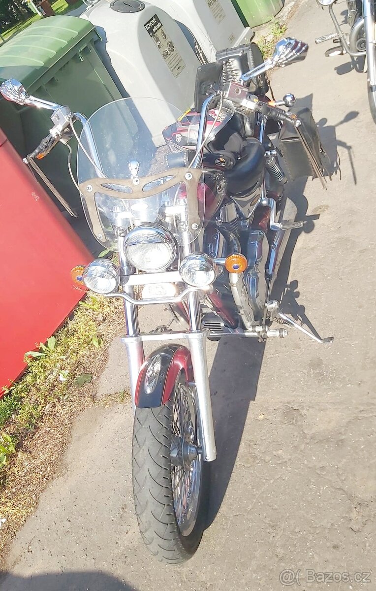 Suzuki Intruder VS 1400 - 6