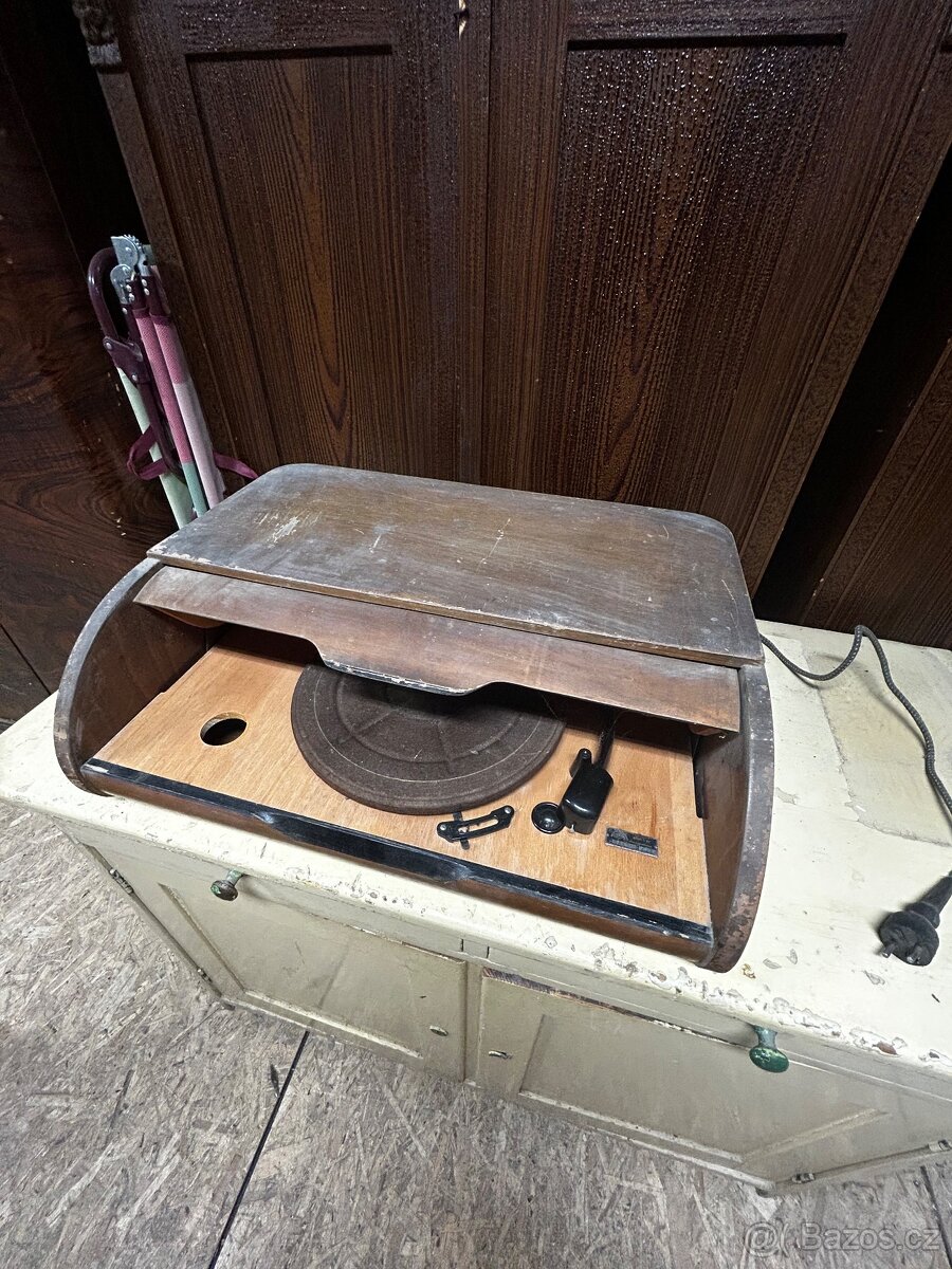 Starý gramofon - 6