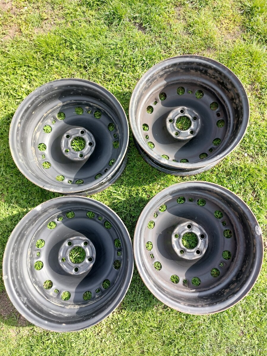 Prodám zimní sadu pneu 185/60 R15 - 6