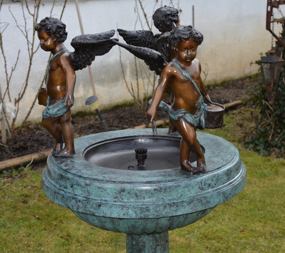 Zámecká bronzová fontána s amorky - 6
