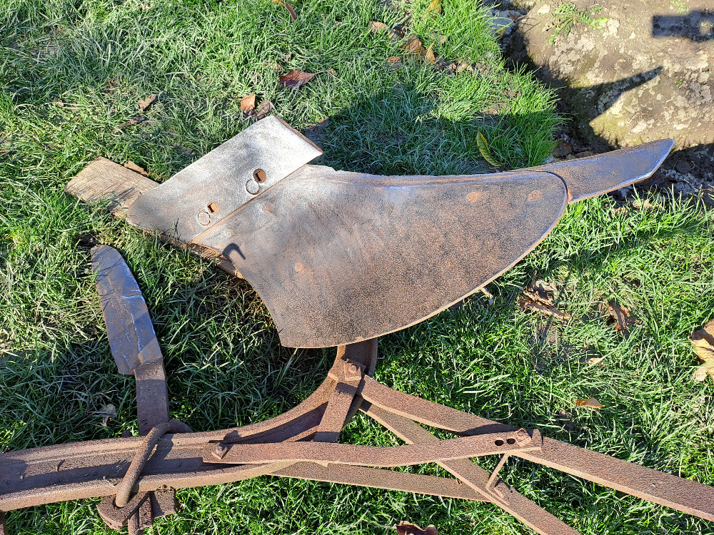 Prodám pluh s krojidlem za malotraktor - 6