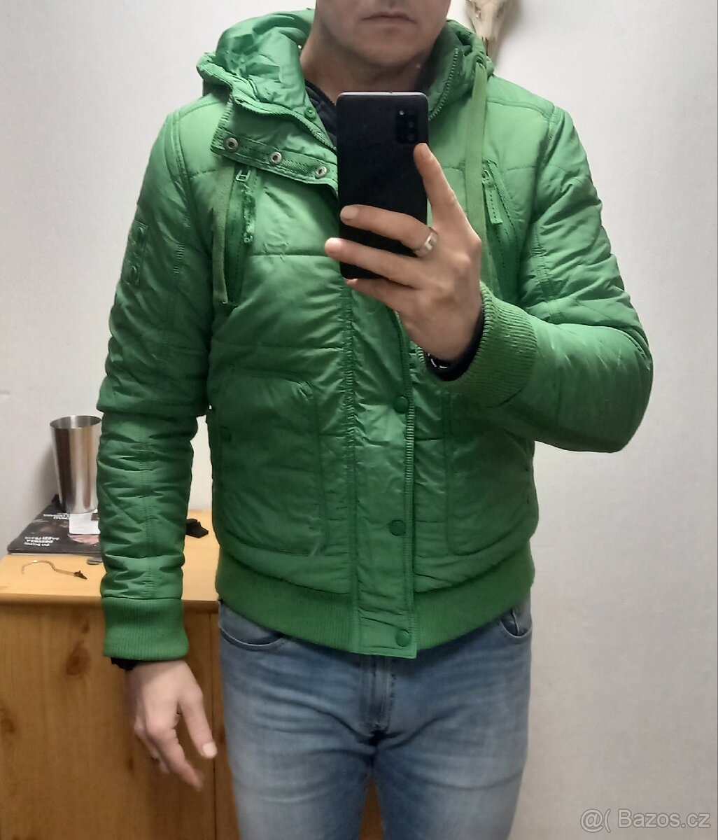 Značková trička, bundy, svetry (od 100 Kč) - 6