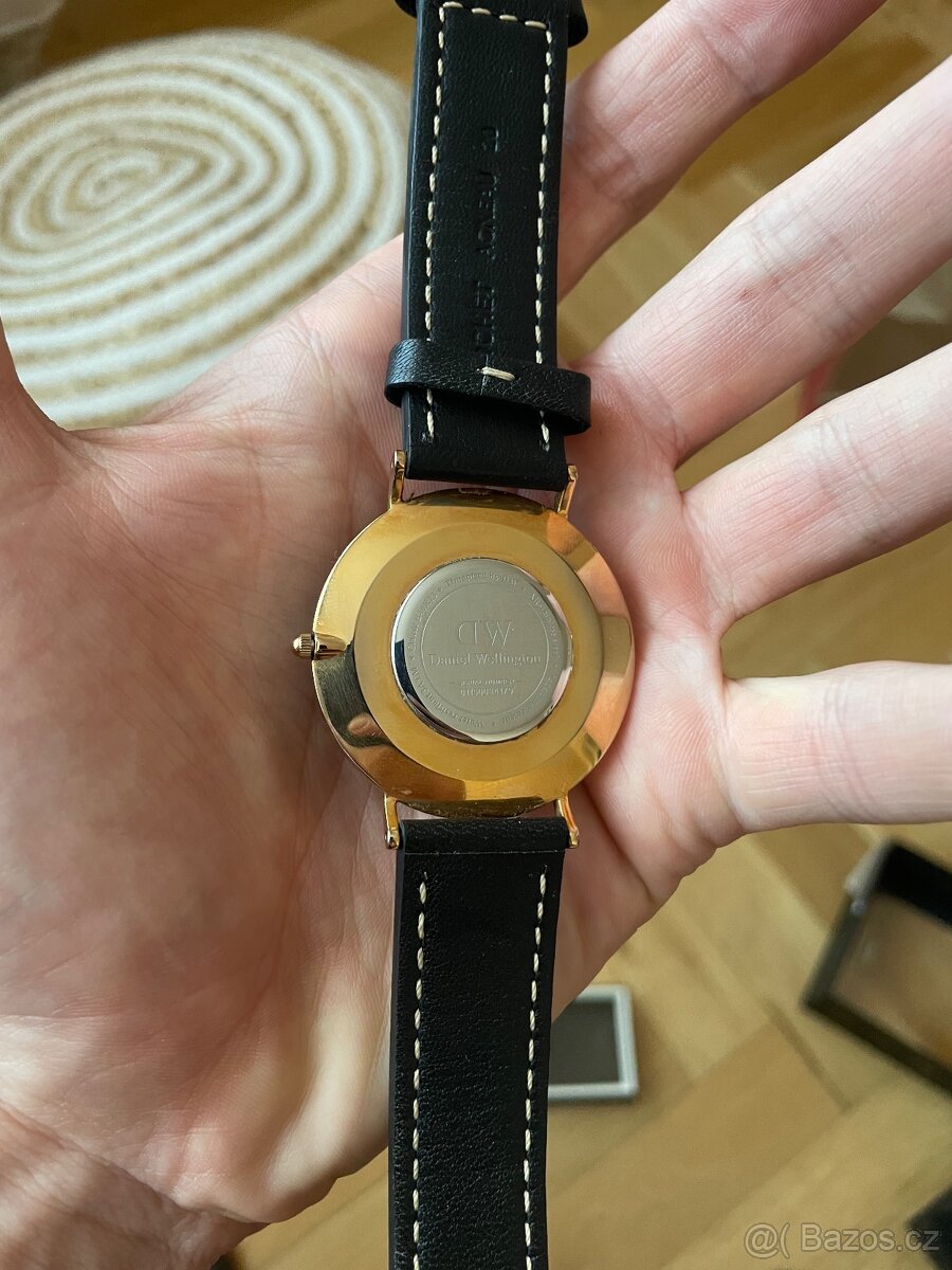 Hodinky Daniel Wellington - černý ciferník, zlaté pouzdro - 6