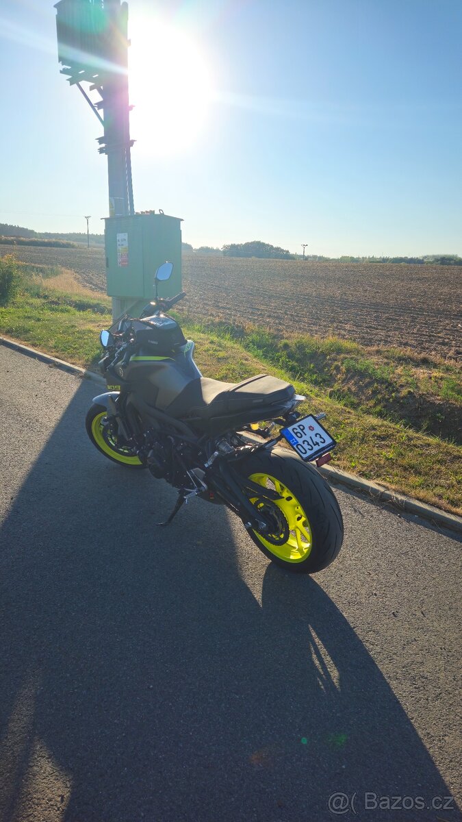Yamaha mt 09 - 6