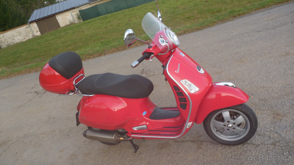 Piaggio Vespa GTS 125 - 6