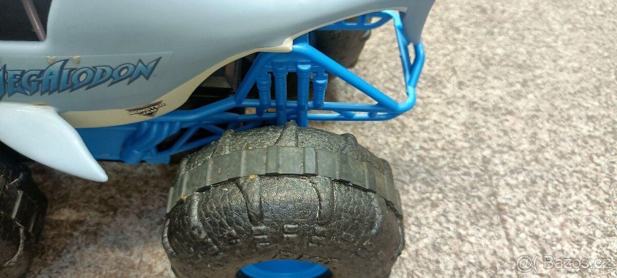 RC Monster Jam Megalodon Storm od Spinmaster - 6