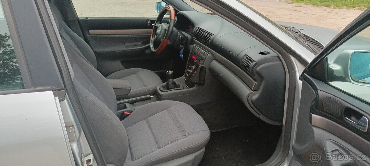 Audi A4 1.8i - 6