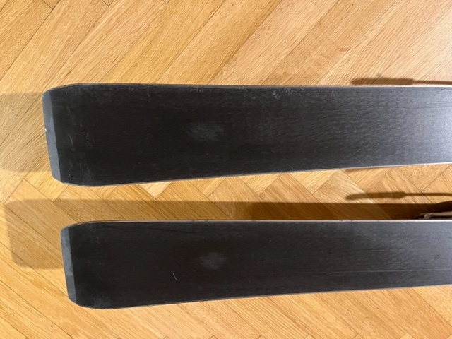 Sjezdové lyže ATOMIC - 6