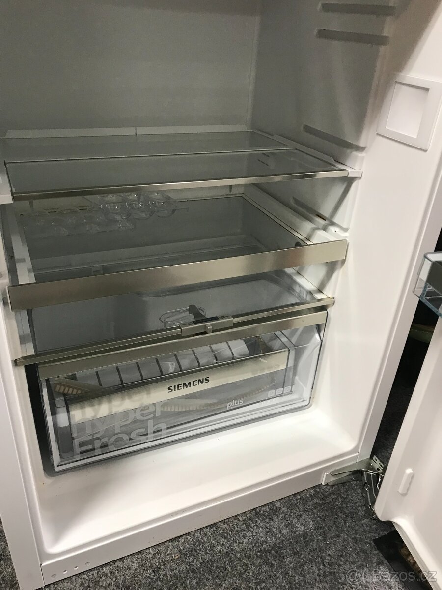 SET VESTAVNÝCH SPOTŘEBIČŮ SIEMENS - MRAZÁK A CHLADNIČKA ZÁNO - 6