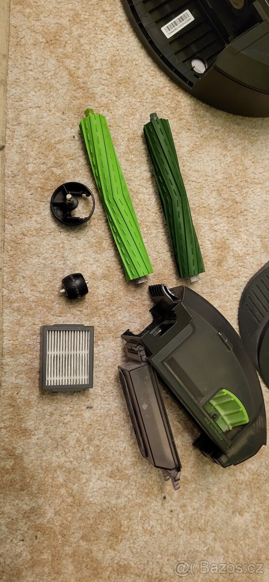 iRobot Roomba i7+ se stanicí Clean Base + příslušenství - 6