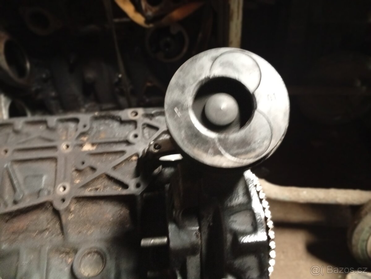 Písty ze Sprintera 312, 212, 412, 310, 210, 410, atd. - 6