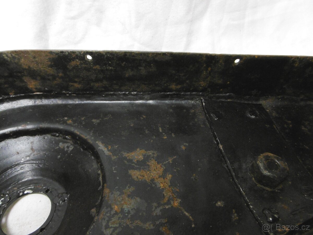 auto moto kryt motoru na veterána - 6