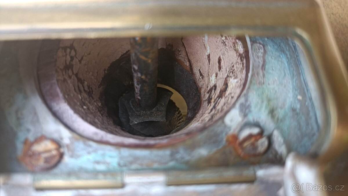 Obrovsky velmi starý mlynek na kavu ZAK. CHRANĚNO - 6