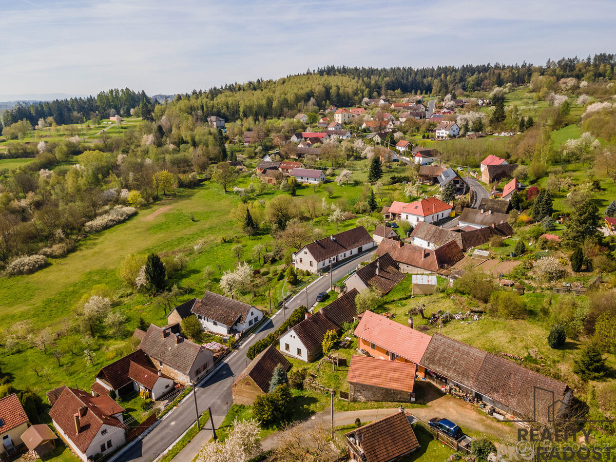 Zrekonstruovaná útulná chalupa s garáží a prázdnou půdou kou - 6