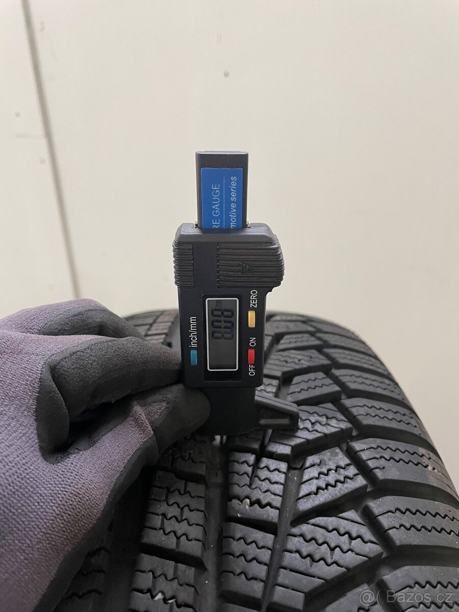 Original zimni alu Audi Q3 5x112 + 215/65/17 95% - 6