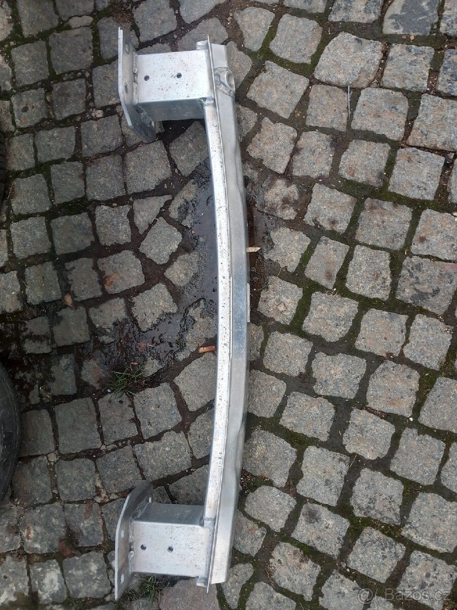 Výztuhy zadních nárazníků různé - 6