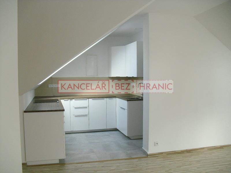 Pronájem podkrovního bytu,78 m2,Hluk - 6