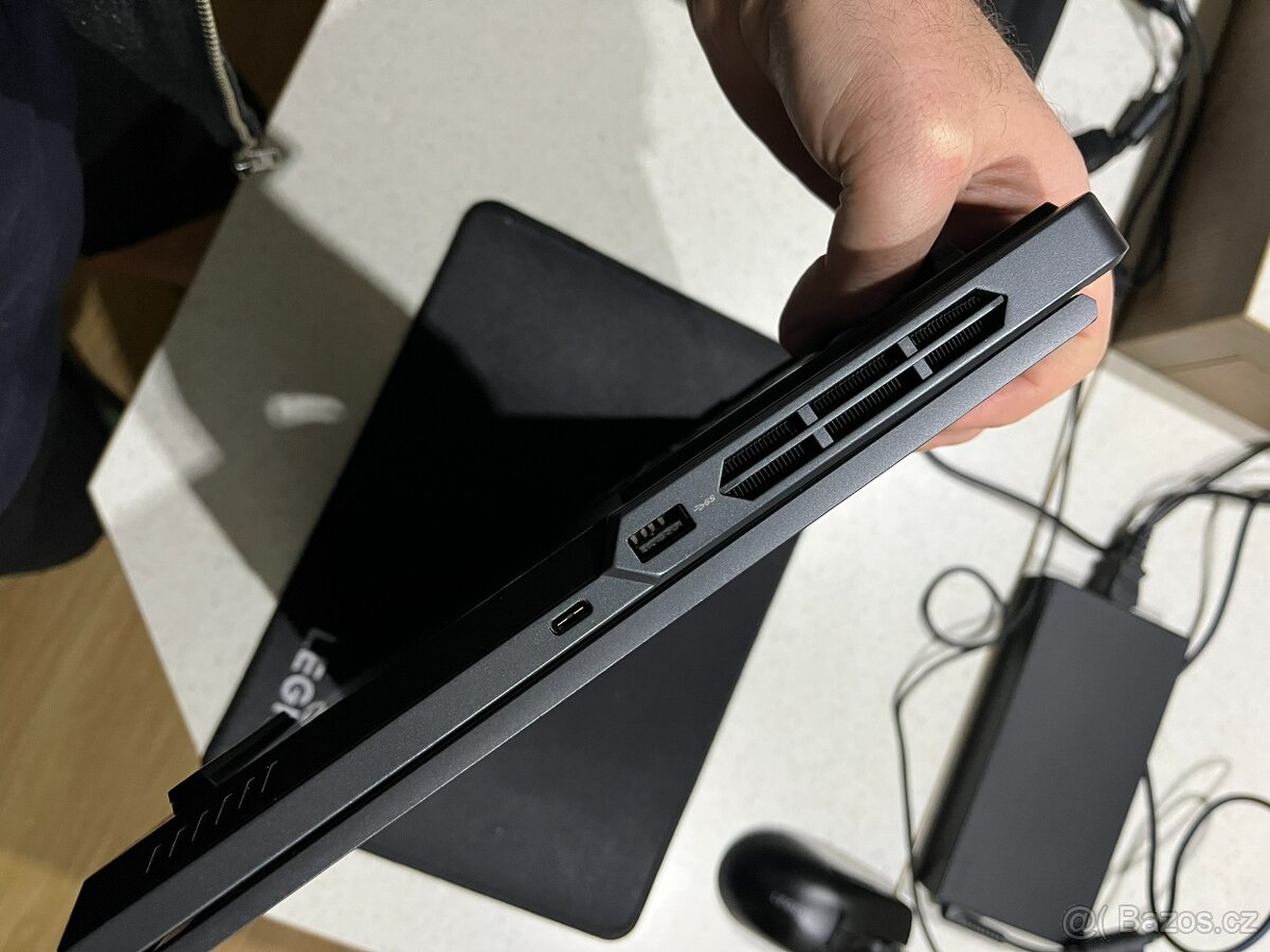 Lenovo Legion Pro 5 16IRX9 - 6