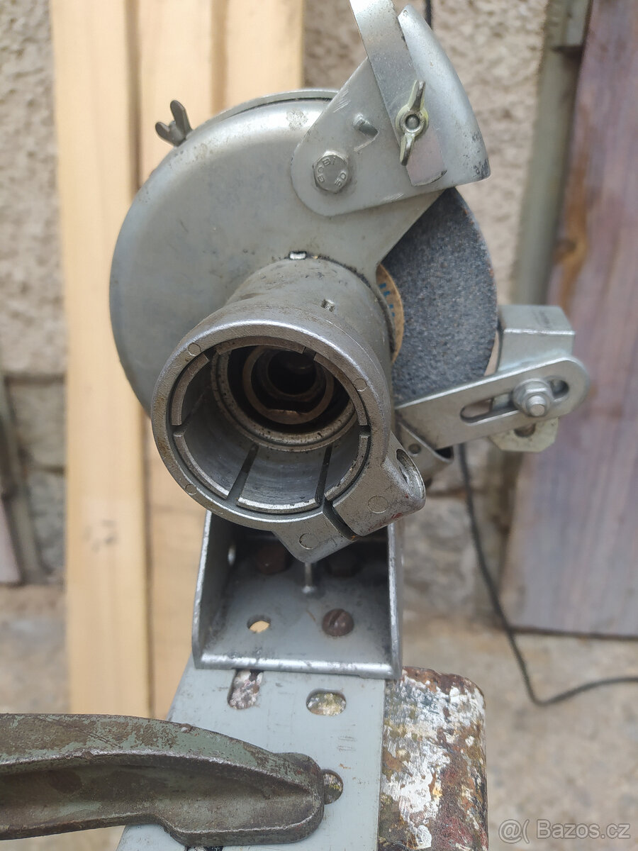 Pokosová pila, ruční bruska a vodní čerpadlo - 6