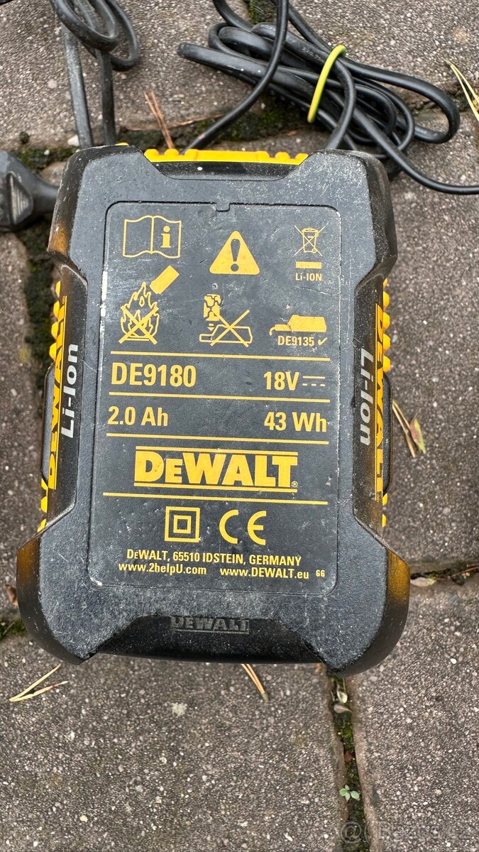 Aku vrtačka a pila Dewalt - 6
