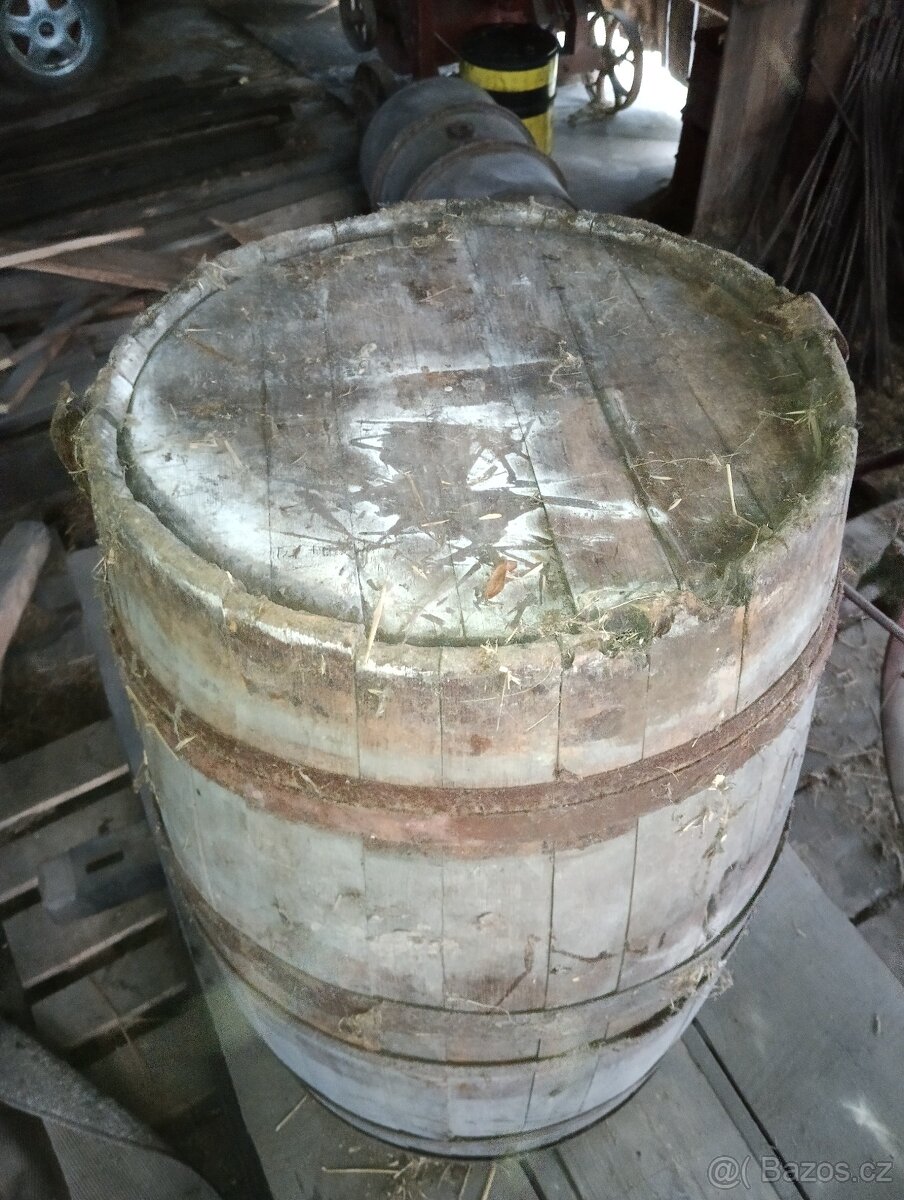 Stary dřevěný sud - 6