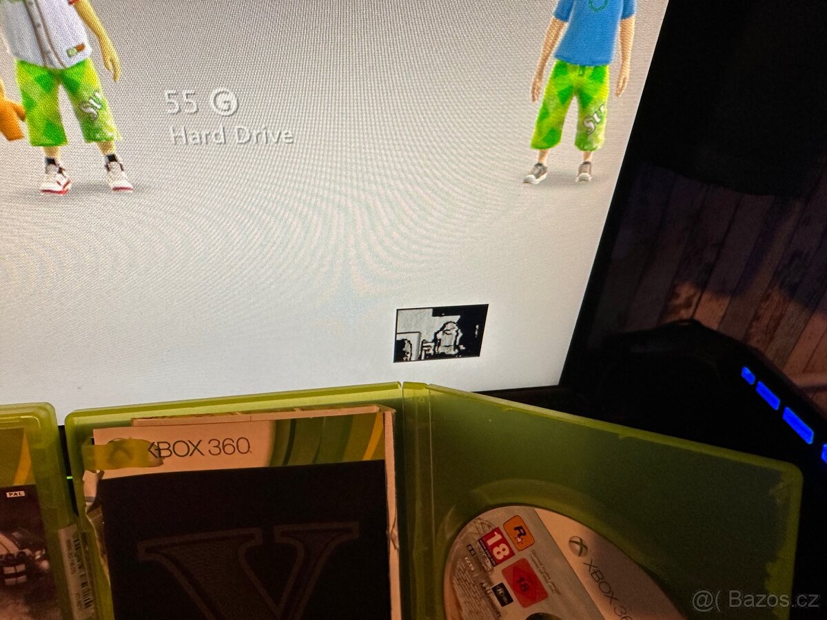 Xbox 360 E 500GB + Kinect + 2x ovladač + 4 hry - 6