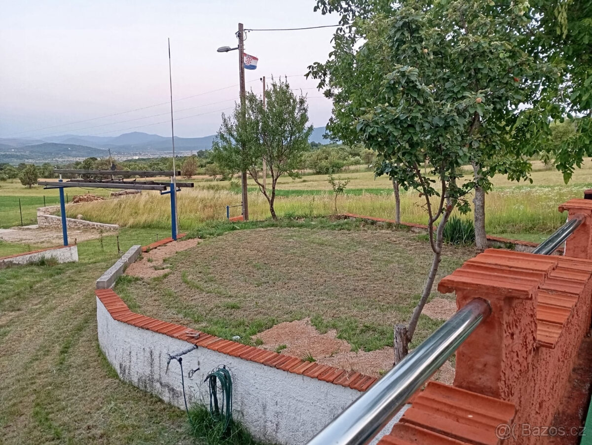 Dům na vesnici nedaleko Šibenika - Chorvatsko - 6