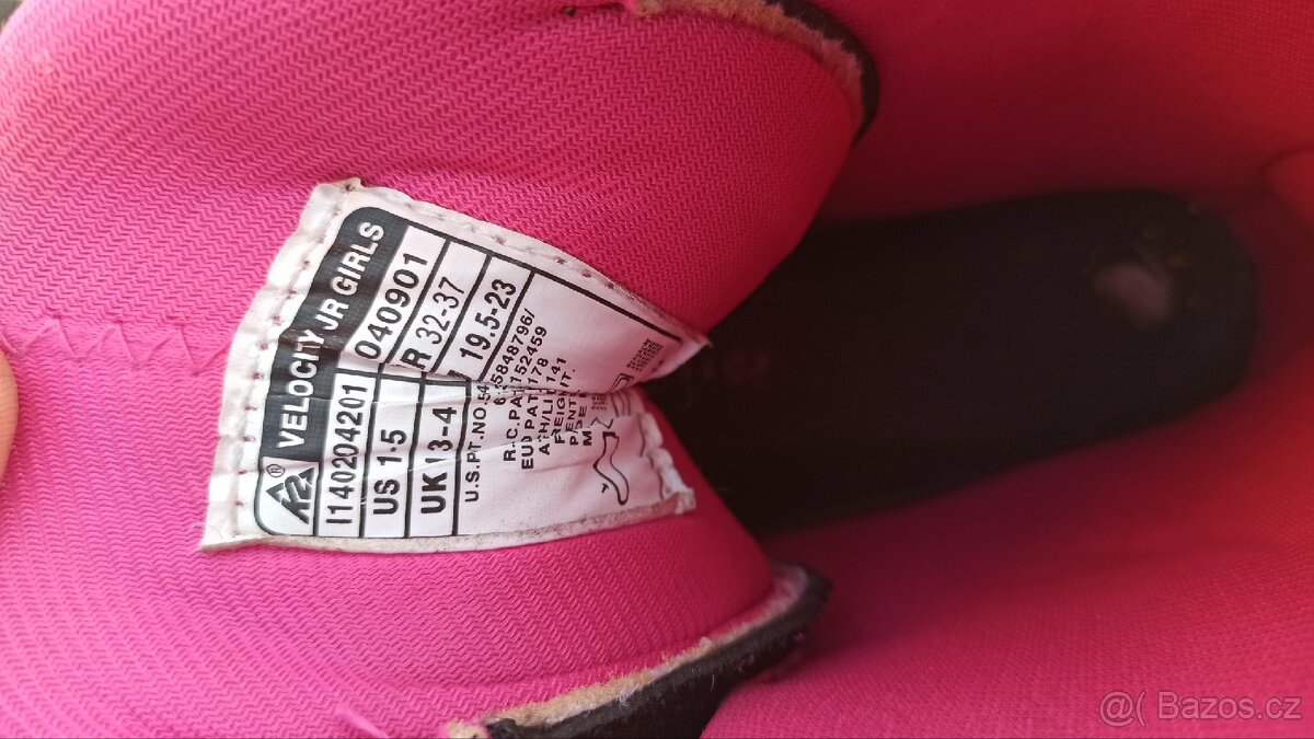 Dětské helmy cca do 10 let a brusle nastavitelné - 6