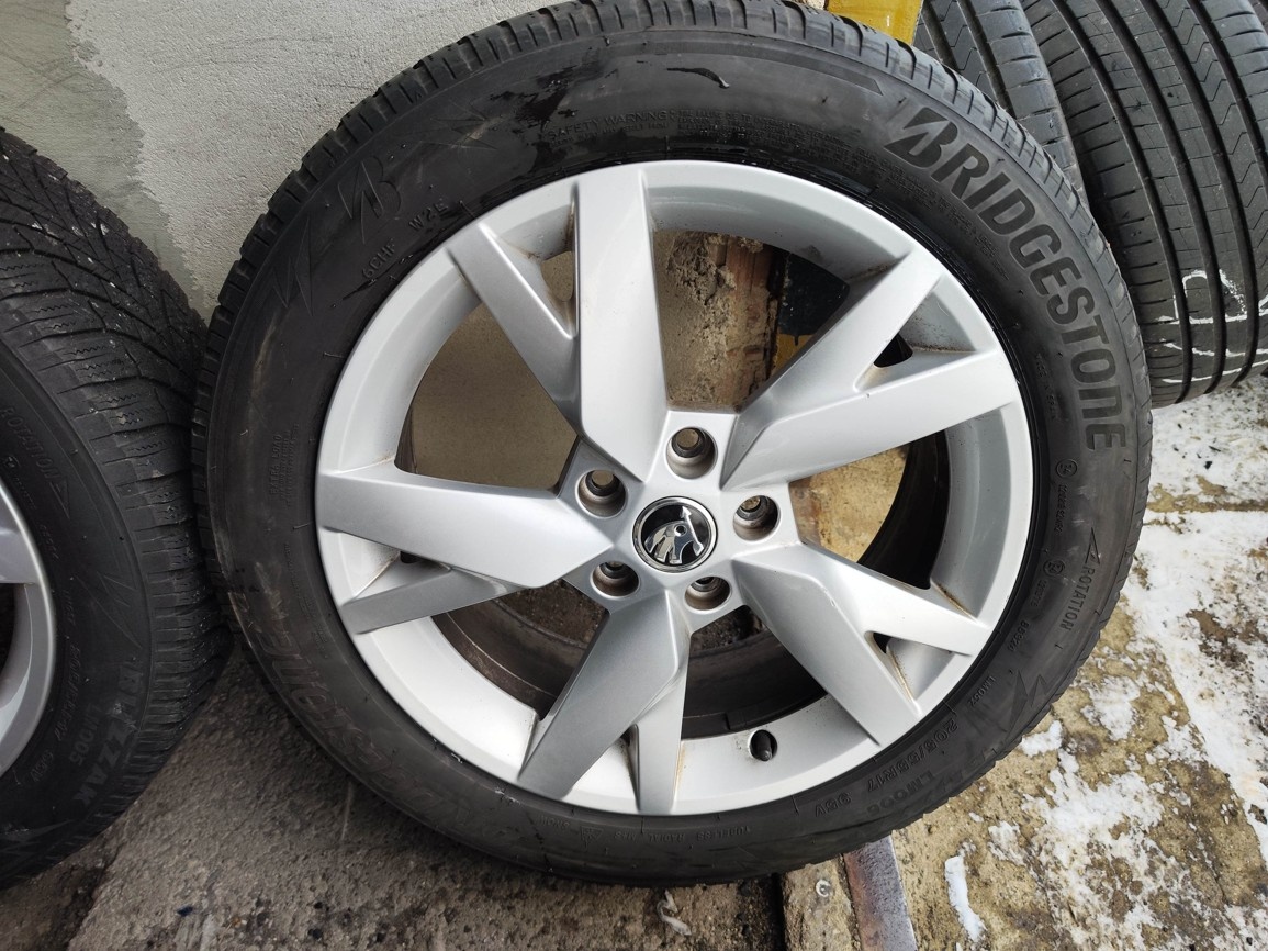 17"zimní alu sada Lyra 5x112 origo Octavia 4 Leon 4 Golf 8 - 6