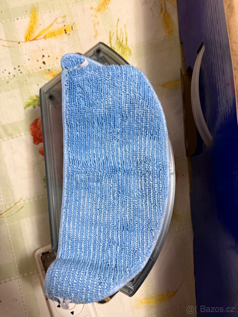 Automaticky vysavač Tesla robostar iq300 - 6