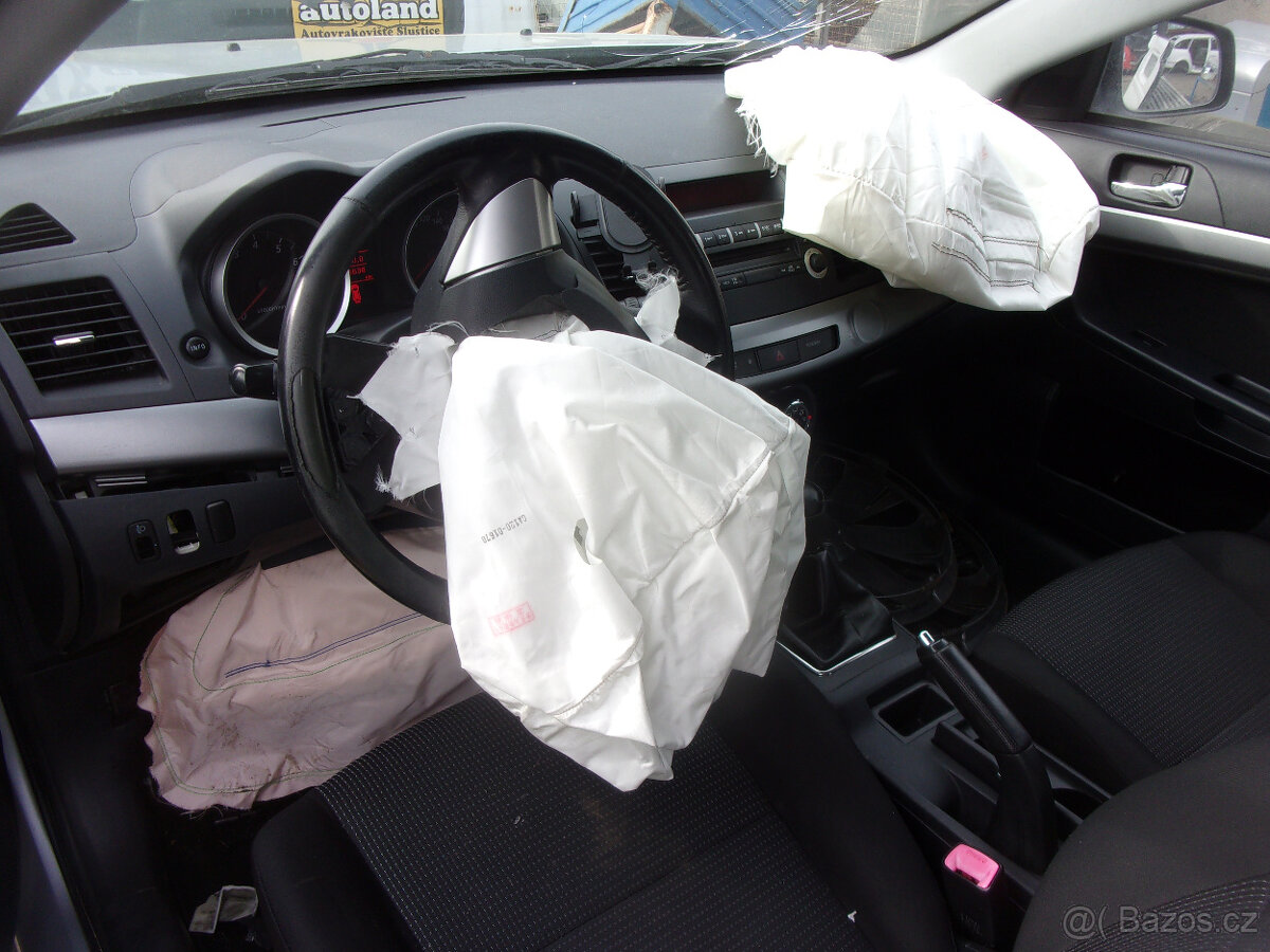 Mitsubishi Lancer - 6