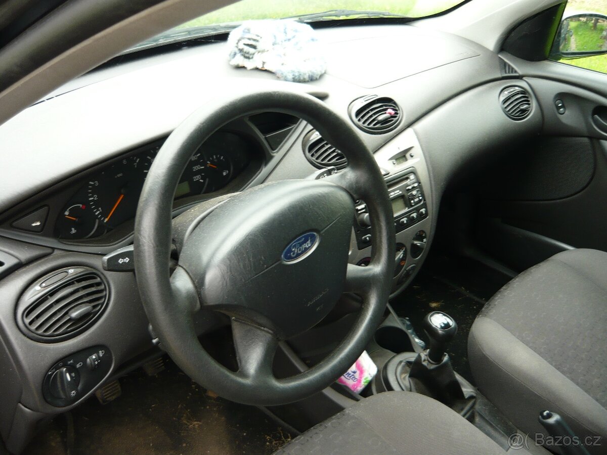 Ford Focus 1,6i - 6