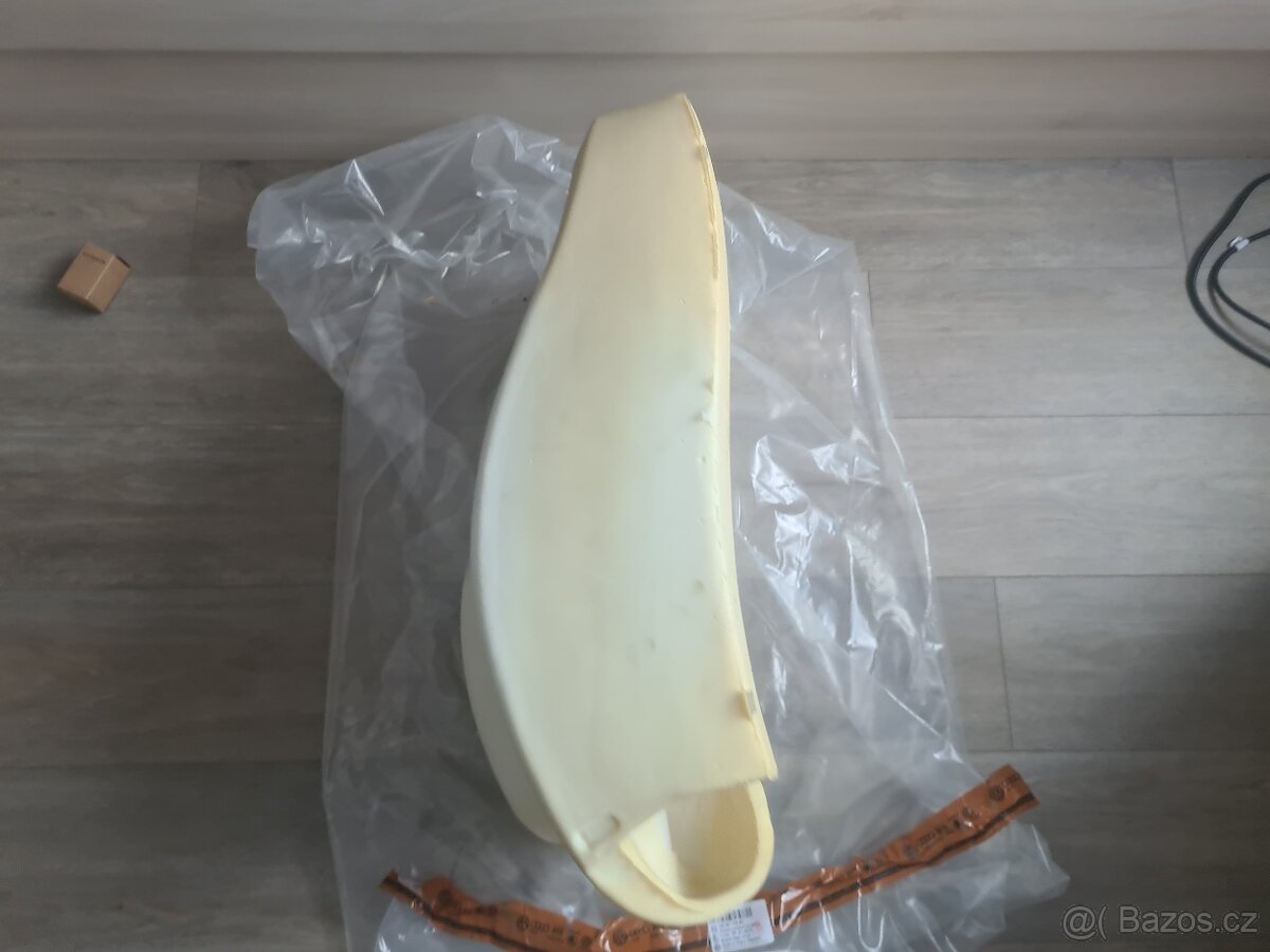 NOVÁ Pravá výplň opěrky sedačky Octavia 2 Originál - 6