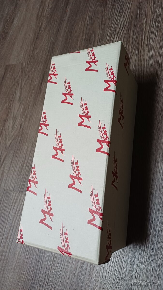 Skleněná váza s granátky - 6