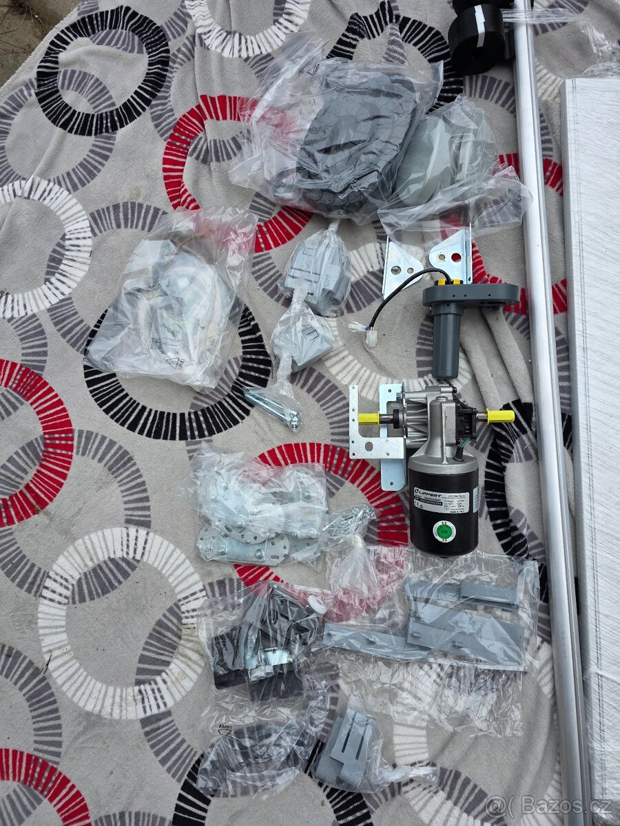 Prodám elektrickou spouštěcí postel Lippert Project 2000 + m - 6