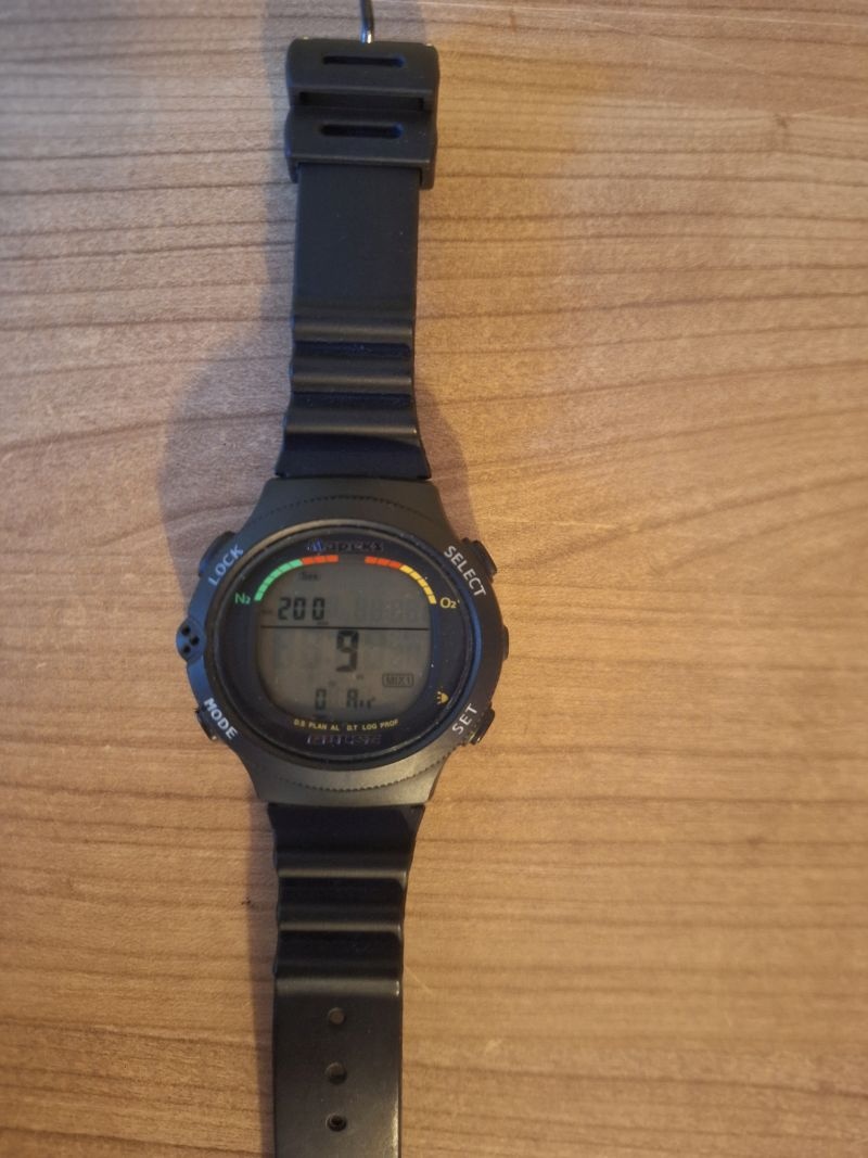 Potápěčský počítač APEKS - 6