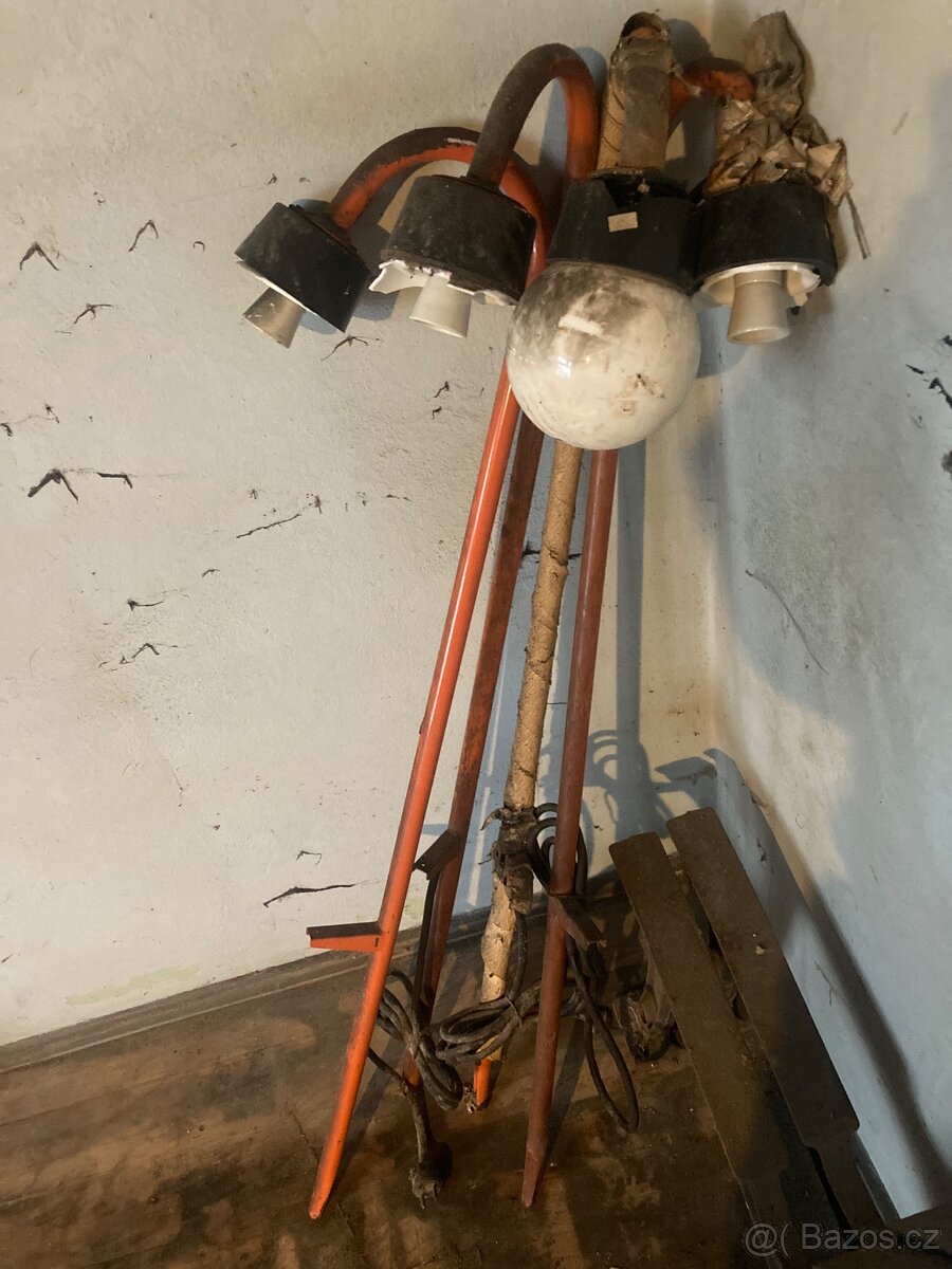 PRŮMYSLOVÉ LAMPY - 6